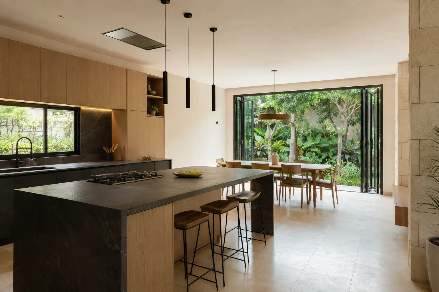 Cocina contemporánea con carpintería de madera y cubierta oscura